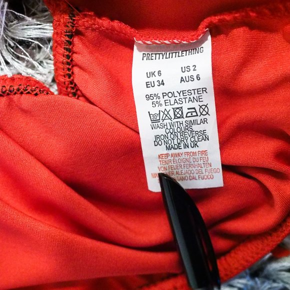 Basic Red Crew Neck Long Sleeve Bodysuit with Criss Cross Back Detail - Picture 4 of 5